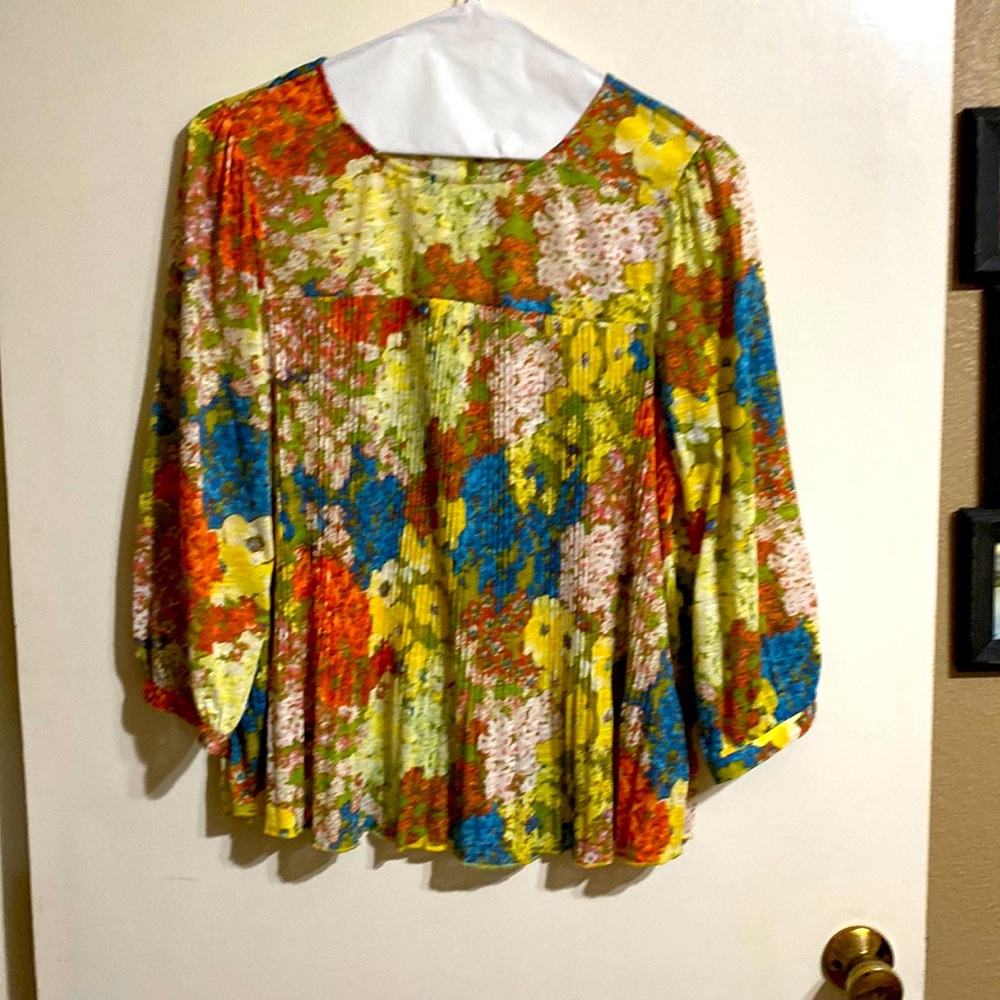 XL Flowered shirt